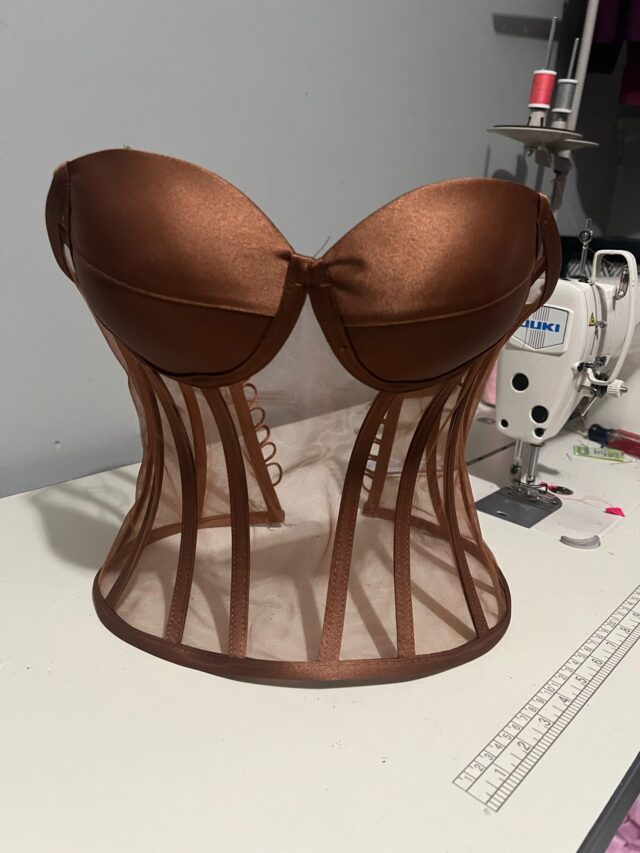 Corset - Image 2